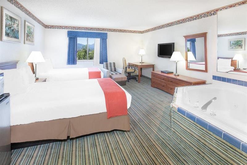 Surestay Plus Hotel By Best Western Redding Esterno foto