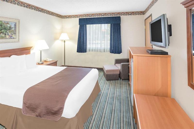 Surestay Plus Hotel By Best Western Redding Esterno foto