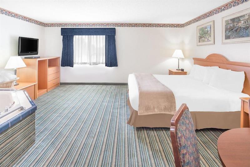 Surestay Plus Hotel By Best Western Redding Esterno foto